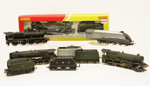 Lot 132 - A collection of five model railway locomotives