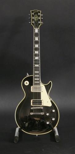 Lot 252 - A 1969 Gibson Les Paul Custom guitar