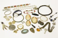 Lot 64 - A collection of costume jewellery