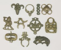 Lot 291 - A miscellaneous group of bronze tokens and charms (11)

Provenance:  From the Estate of Stephen Masty.