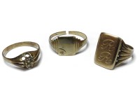 Lot 1017 - A 9ct gold gentleman's single stone diamond ring