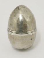 Lot 257 - A George III silver nutmeg grater
