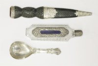 Lot 233 - A Victorian silver albert pattern caddy spoon