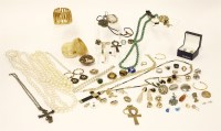 Lot 1595 - A quantity of costume jewellery