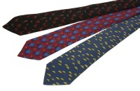 Lot 1501 - Three Hermès silk ties