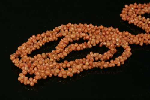 Lot 28 - A Victorian carved twig coral necklace