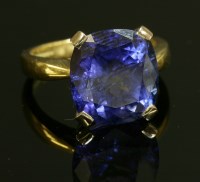 Lot 290 - An 18ct gold single stone tanzanite ring