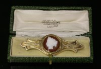 Lot 35 - A French gold hardstone cameo bar brooch