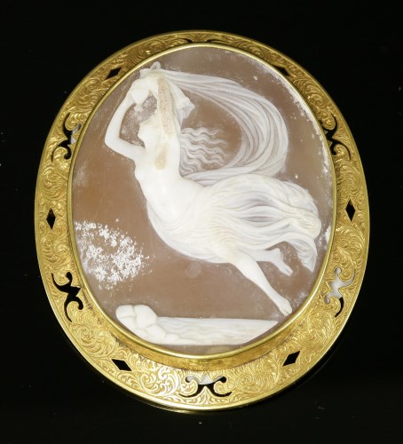 Lot 111 - A Victorian carved shell cameo brooch