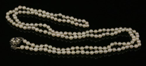 Lot 227 - A single row uniform cultured pearl necklace