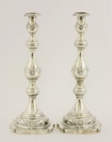 Lot 500 - A pair of Edward VII silver candlesticks