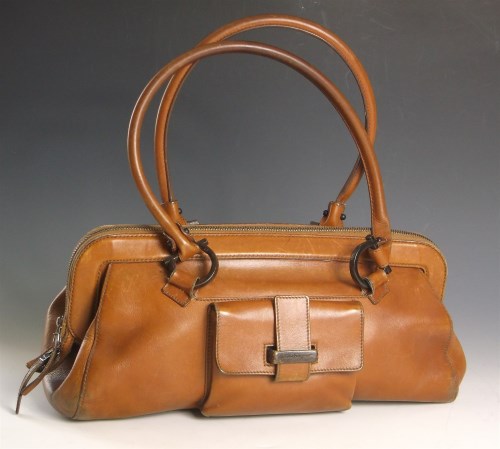 Lot 1116 - A vintage Salvatore Ferragamo tan leather handbag
