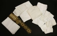 Lot 1199 - A collection of vintage linens