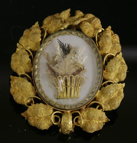 Lot 39 - A Victorian gold brooch