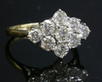Lot 293 - An 18ct gold diamond set lozenge cluster ring