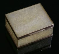 Lot 113 - A gold-mounted mother-of-pearl trinket box