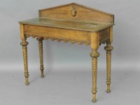 Lot 519 - A Victorian oak hall table