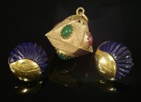 Lot 208 - An Italian gold lantern charm pendant