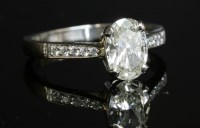 Lot 354 - A platinum single stone diamond ring
