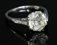 Lot 175 - A single stone diamond ring