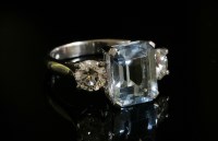 Lot 396 - An 18ct white gold