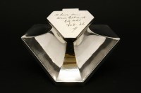 Lot 164 - An Art Deco Goldsmiths and Silversmith silver inkwell