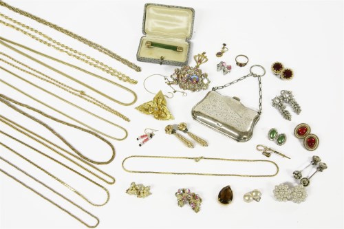 Lot 43 - A collection of costume jewellery