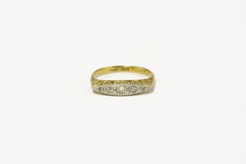 Lot 70 - A gold five stone graduating diamond ring