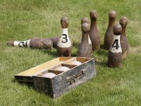 Lot 1044 - A set of Edwardian turned wooden lawn skittles