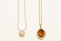 Lot 93 - A single stone cultured pearl pendant