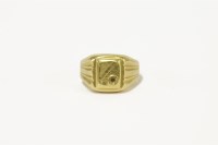 Lot 66 - An gentleman's gold Italian signet ring