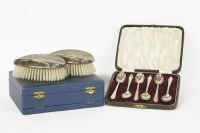 Lot 203 - A set of silver teaspoons cased