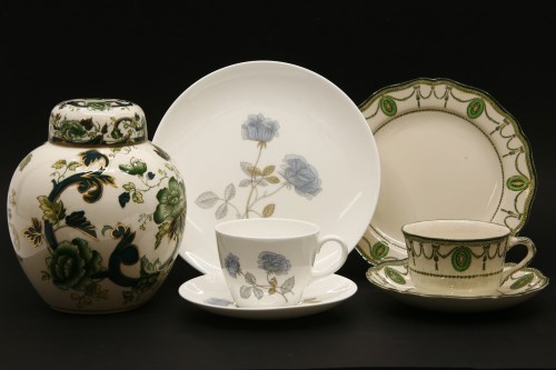 Lot 290 - A collection of teawares