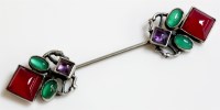 Lot 23 - An Arts and Crafts silver amethyst and agate jabot