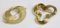 Lot 85 - An Italian gold oval brooch