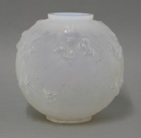 Lot 165 - A Sabino opalescent glass vase