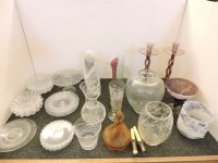 Lot 292 - Glass vases