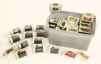 Lot 224 - A quantity of boxed Oxford Commercials die cast model motor vehicles