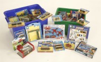 Lot 334 - A mixed quantity of Matchbox Corgi and other die cast model vehicles (mainly boxed)