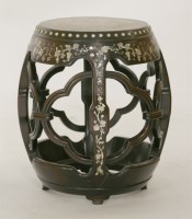 Lot 389 - A hardwood drum-form Seat