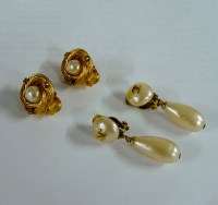 Lot 15 - A pair of Chanel gold-plated clip-on earrings