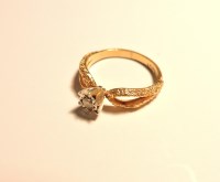 Lot 138 - A single stone diamond ring