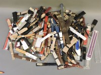 Lot 124 - A large quantity of assorted watch straps and watch bracelets