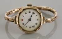 Lot 16 - A ladies 9ct gold mechanical bracelet watch