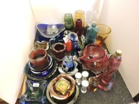 Lot 392 - A quantity of English and Italian coloured glassware