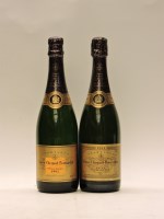 Lot 33 - Assorted Veuve Clicquot Ponsardin to include one bottle each: 1989; 1995