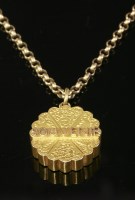 Lot 381 - A Victorian scalloped edge 'SOUVENIR' hinged locket