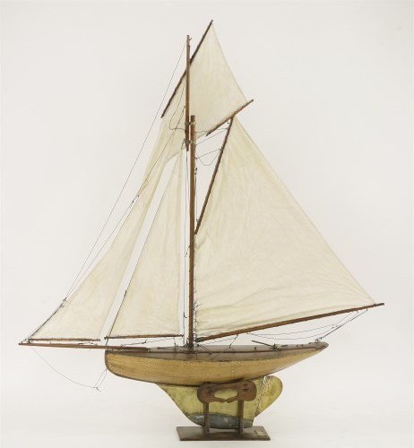 Lot 93 - A Victorian pond yacht