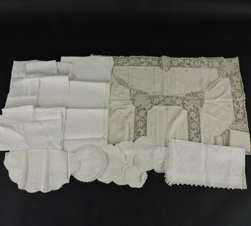 Lot 1235 - A large quantity of English and Irish table linens