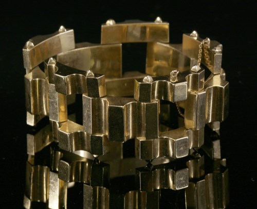 Lot 51 - An American gold geometric link bracelet